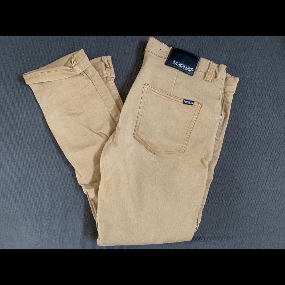 Partisan pants